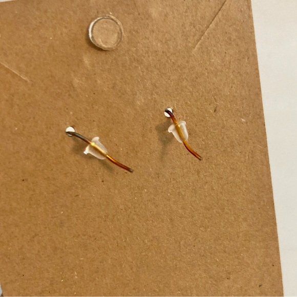 Dangly Plaid Scallop Earrings Teardrop Leather Gray Black Red Rustic Countryside - Picture 4 of 4